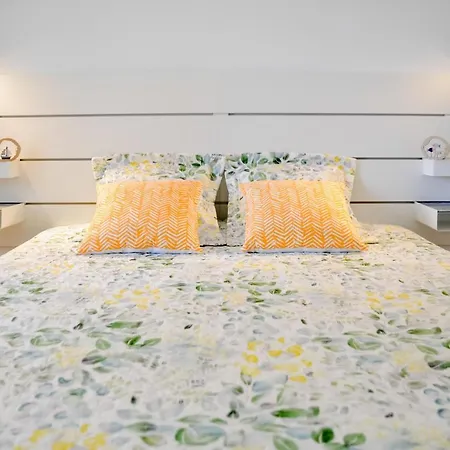 Sol Amarillo Corralejo